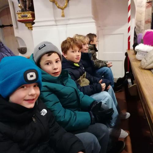 Kinder in der Kirche