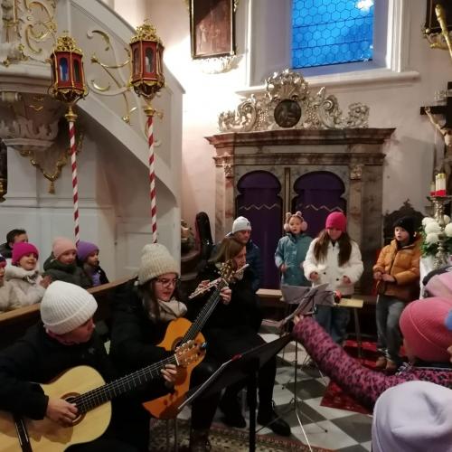 Lehrpersonen beim Musizieren