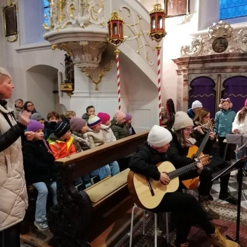 Lehrpersonen beim Musizieren