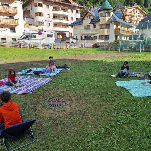Lesewanderung der 4. Schulstufe – Grill & Chill zum Schuljahresabschluss