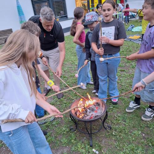 Lesewanderung der 4. Schulstufe – Grill & Chill zum Schuljahresabschluss
