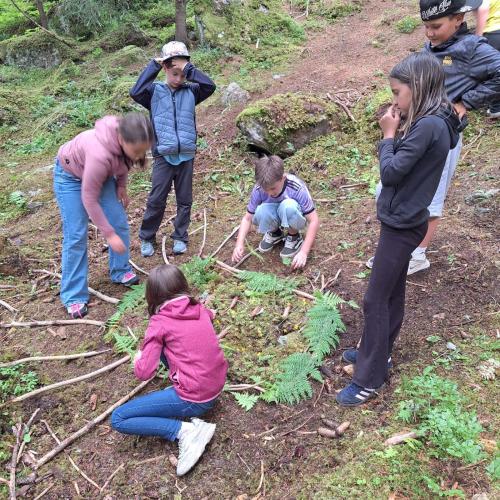 Lesewanderung der 4. Schulstufe – Grill & Chill zum Schuljahresabschluss